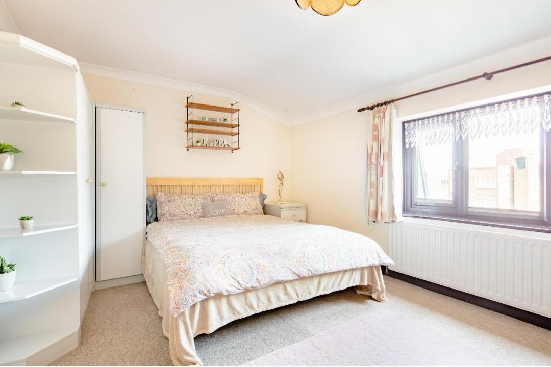 לונדון Spacious Room 2 Mins From Station מראה חיצוני תמונה